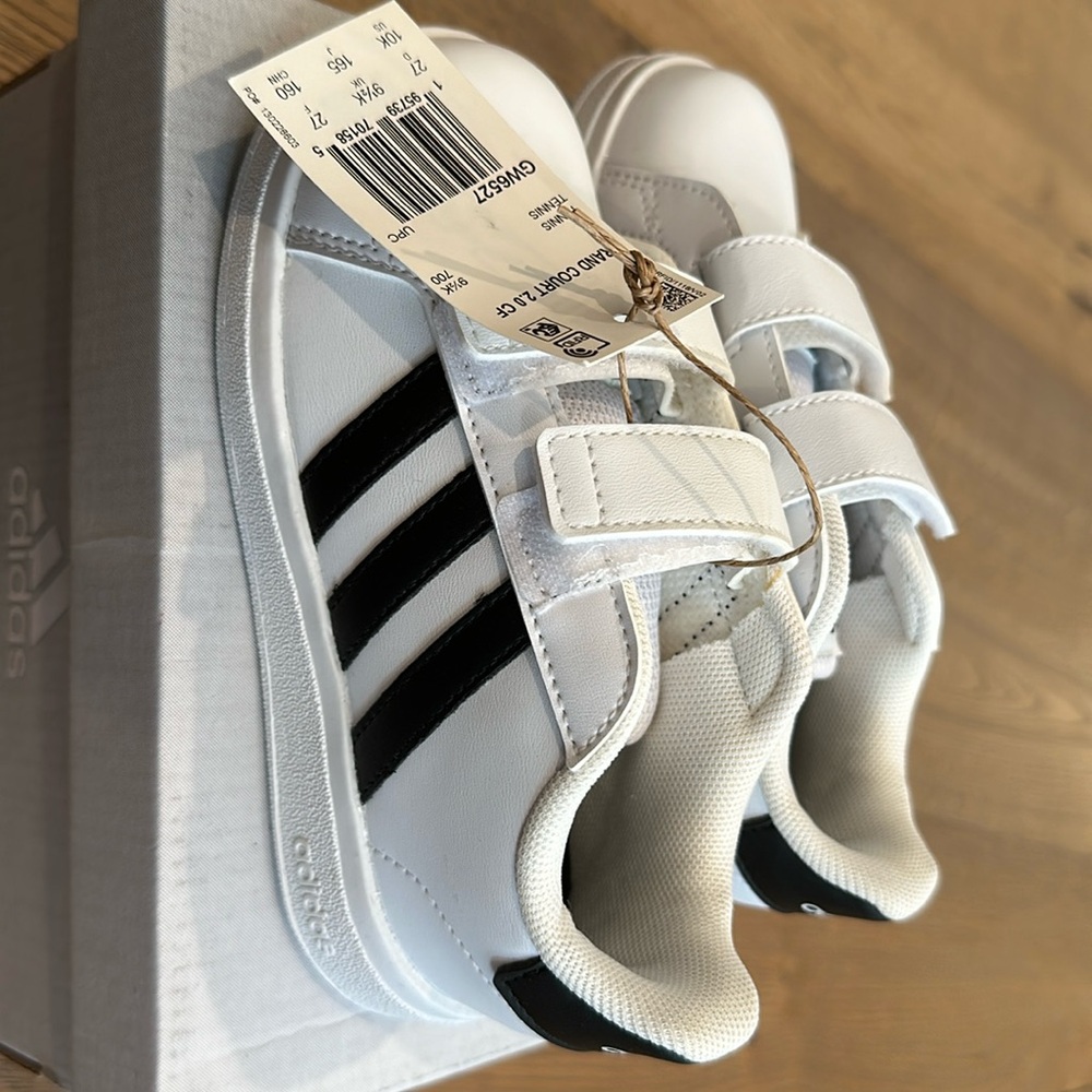 Adidas Grand Court 2.0 toddlers size 10 (new)